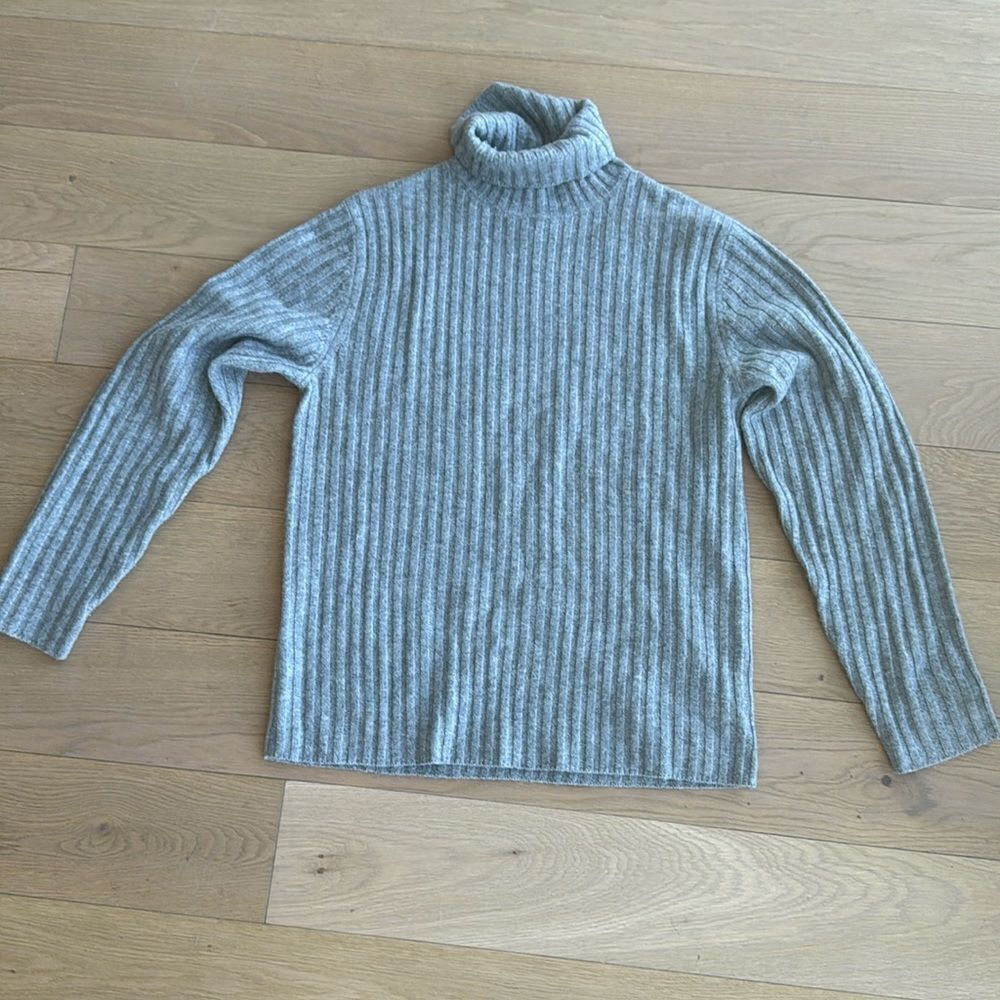 Banana republic sweater